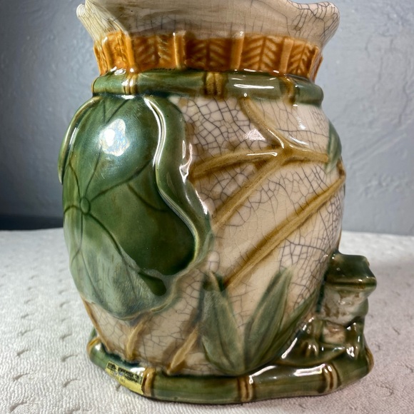 Vintage Chinese Pitcher with Frogs bamboo And Lily Pads made by Oriental Accents - Picture 5 of 16